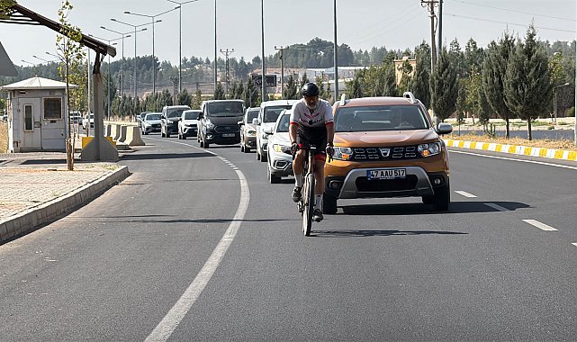 Çocukken taşındıkları İsviçre'den Midyat'a 4 bin 500 kilometre pedal çevirdi