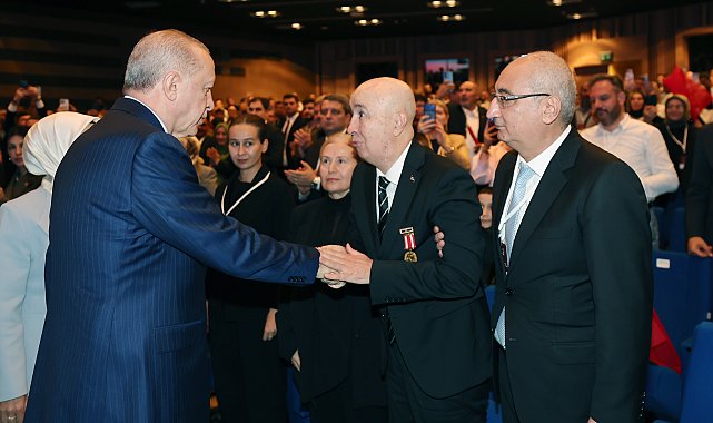 Cumhurbaşkanı Erdoğan: İnşallah son düzlüğü de geçerek ülkemizle birlikte bölgemizin tamamını huzur ve istikrara kavuşturacağız