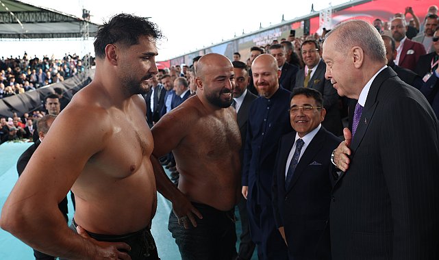 Cumhurbaşkanı Erdoğan, Yağlı Güreş Cumhurbaşkanlığı Kupası final mücadelelerini izledi