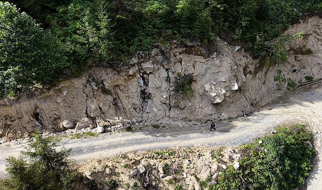 Dizlerinde ağrı, yüreğinde tutku; 'Ayder'in Nazmiye ablası' dağ maratonuna hazırlanıyor