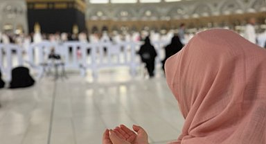 Down sendromlu Hüma'nın umre hayali gerçek oldu