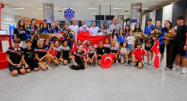 Dünya üçüncüsü cimnastikçiler İzmir'de