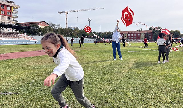 Edirne'de çocuklar, Gazze'de barış için uçurtma uçurdu