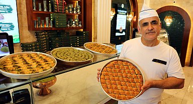 Eğitim için gittiği ABD'de baklava ustası oldu; SpaceX çalışanlarına Türk tatlısını yedirdi