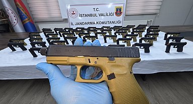 Eyüpsultan'da taksinin bagajından 108 tabanca çıktı; 2 şüpheli tutuklandı