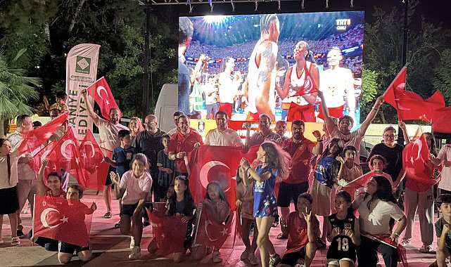 Filenin Sultanları'nın zaferi Osmaniye'de dev ekrandan izlendi