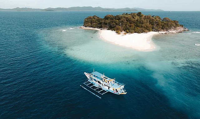 Filipinler'de yolcu feribotunda çıkan yangında 5 kişi hayatını kaybetti