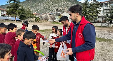 Gazi, protez bacağıyla hayata tutundu