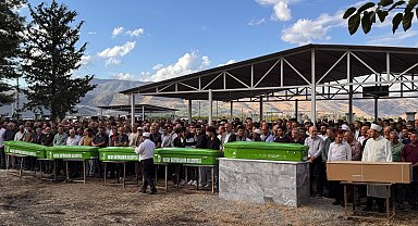 Gaziantep'te kazada ölen 7 kişi toprağa verildi