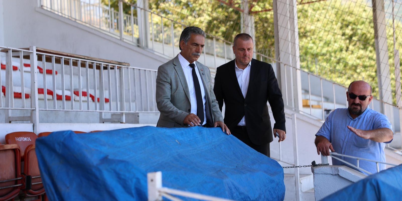 Gemlik’te Futbol Sahaları Yenileniyor