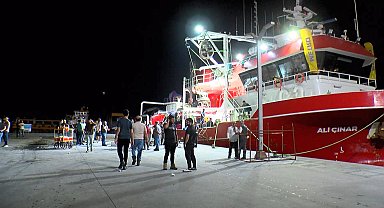 Gürpınar Balık Hali'nde balıkçılar avdan döndü: Bu sene palamut bol