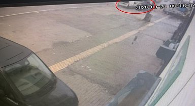 Hafif ticari aracın çarptığı elektrikli bisiklet sürücüsü öldü