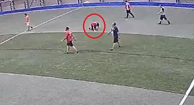 Halı sahada kalp krizi geçiren sağlık çalışanı kurtarılamadı