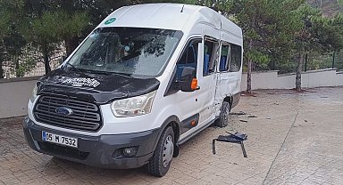 Halk otobüsü ile öğrenci servis minibüsü çarpıştı: 4 yaralı