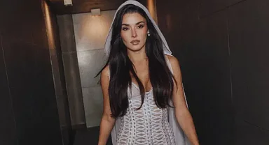 Hande Erçel’in iddialı pozları göz kamaştırdı…