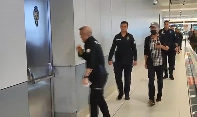 Hasan Atilla Uğur İstanbul Havalimanı'nda gözaltına alındı Görüntüyle