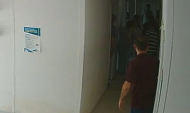 Heimlich manevrasıyla mesai arkadaşının hayatını kurtardı; o anlar kamerada