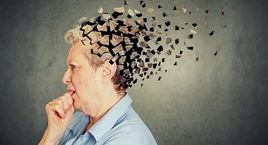 Her unutkanlık Alzheimer değil! Uzmanlar bu belirtilere karşı uyarıyor