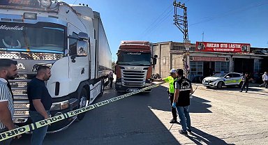 Husumetli olduğu kuzenini TIR ile sıkıştırarak ağır yaraladı