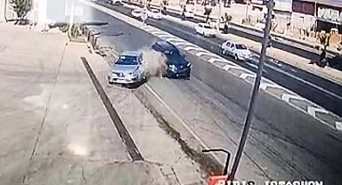 İki otomobil ile TIR'ın karıştığı kaza kamerada; 1 yaralı