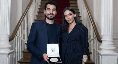 İlkay Gündoğan, Mevlüde Genç Madalyası'nı aldı