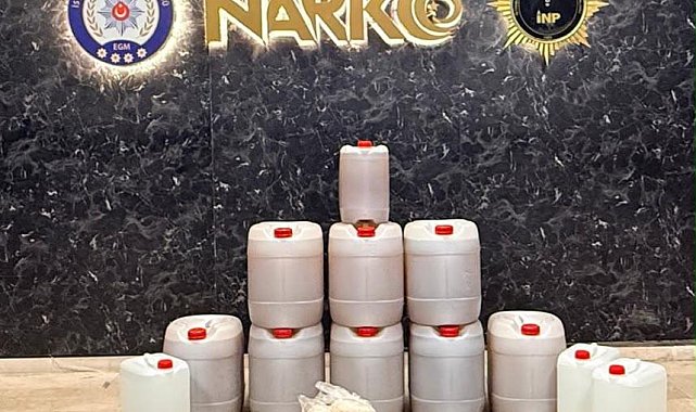 İstanbul'da 3 ilçede düzenlenen operasyonlarda 898 kilogram uyuşturucu madde ele geçirildi