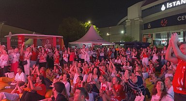 İstanbul'da A Milli Kadın Voleybol Takımı'nın Avrupa şampiyonluğu kutlandı