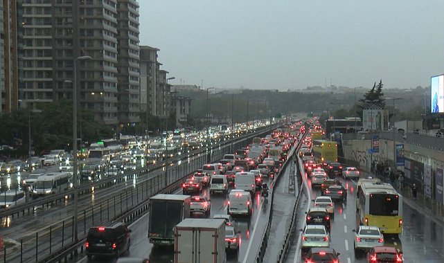 İstanbul'da trafik yoğunluğu yüzde 85'e ulaştı