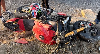 İzmir'de refüje çarpan motosikletin sürücüsü hayatını kaybetti