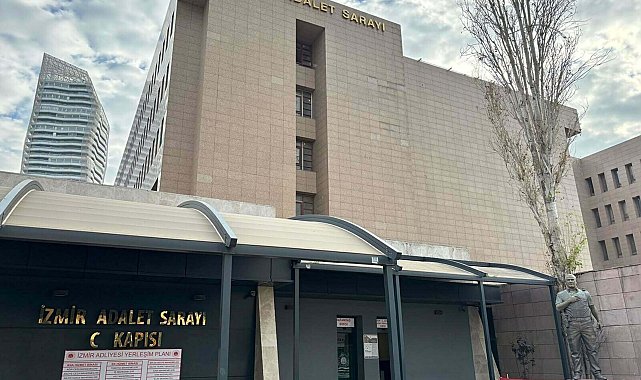 İzmir'de vatandaşlık vaadiyle haksız kazanç sağlayan şüphelilere operasyon: 3 gözaltı