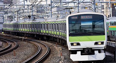 Japonya'da şiddetli yağış tren seferlerini aksattı