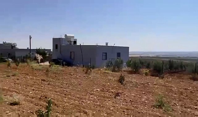 Kadını ağlarken görüp dolandırıldığını öğrenen polis, şüphelileri başka birini dolandırırken yakaladı