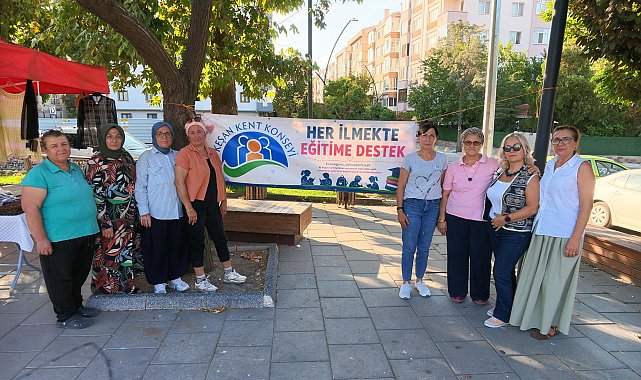 Kadınlar el emeği ürünlerini satıp, 15 ihtiyaç sahibi öğrencinin eğitimine destek oldu