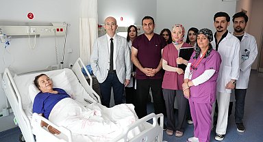 Karnından 15 kilo kitle çıkarıldı