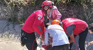 Kaybolan oğlunun bulunduğunu öğrenen anne sevinçten bayıldı