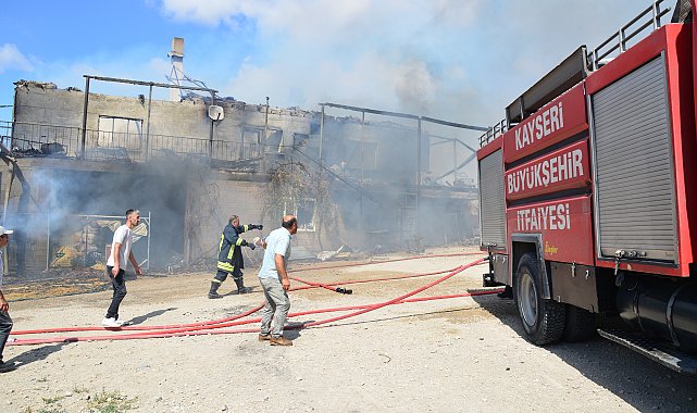 Kayseri'de 2 katlı ev yandı