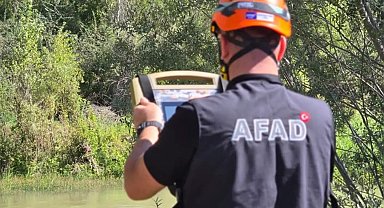 Kelkit Çayı'na düşen Esma Nur, yapay zeka destekli dronla aranıyor