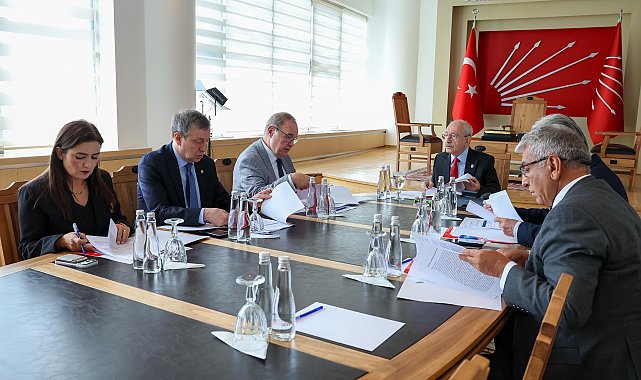 Kılıçdaroğlu, 'Ekonomi Masası' toplantısına başkanlık etti