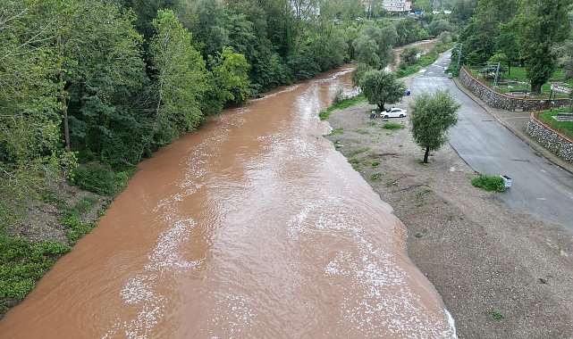 Köpüren Bartın Irmağı'ndan inceleme için numune alındı