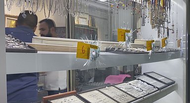 Küçükçekmece'de iş yerine silahlı saldırı düzenleyen şüpheli yakalandı
