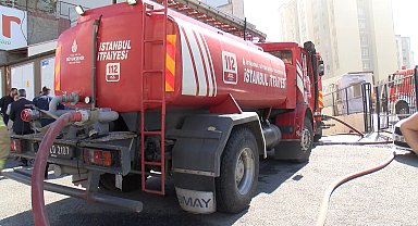 Küçükçekmece'de kapalı otoparktaki elektrikli araç yandı; çalışanlar tahliye edildi