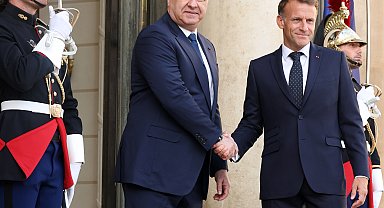 Lübnan Cumhurbaşkanı Avn, Fransa Cumhurbaşkanı Macron ile görüştü
