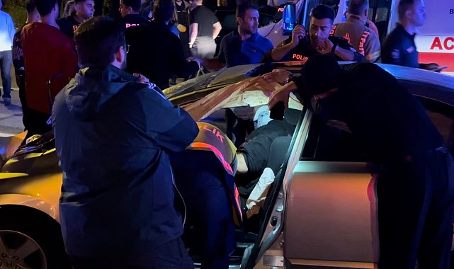 Maltepe'de iki otomobil çarpıştı: 2'si ağır 11 yaralı