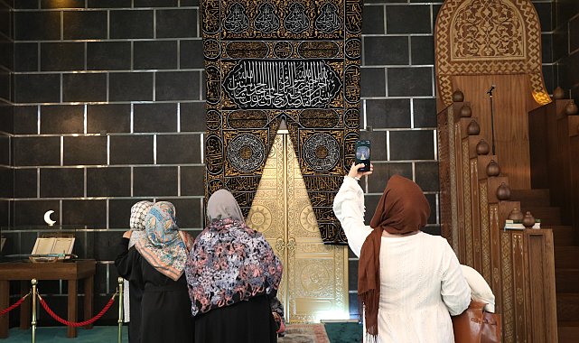 Mihrabıyla dikkat çeken camiye ilgi