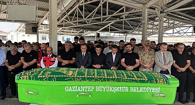 Mürettebat, sesler gelince 'sürati azaltın' diyen yolculara, 'yavaşlarsak daha çok duyarsınız' demiş