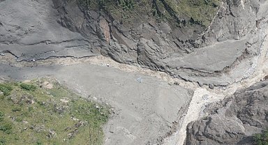 Nepal'de çığ düştü: 10 kişi kayıp