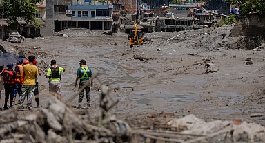 Nepal'deki selde can kaybı 1114'e yükseldi