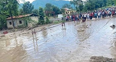Nepal'deki selde hayatını kaybedenlerin sayısı 1451'e yükseldi