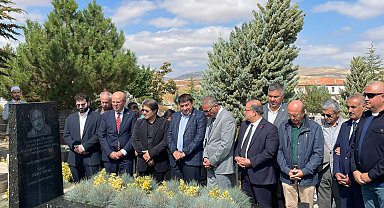 Neşet Ertaş, mezarı başında anıldı