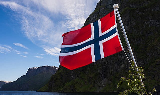 Norveç'in yeni Kralı 8'inci Haakon parlamentoda yemin etti